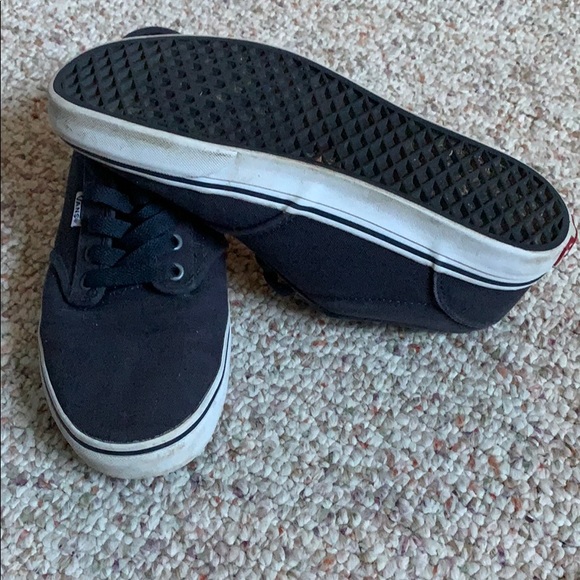Good condition vans! don’t fit anymore - Picture 3 of 3